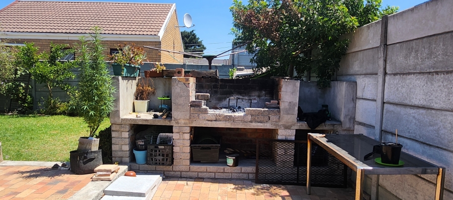 2 Bedroom Property for Sale in Bonnie Brae Western Cape